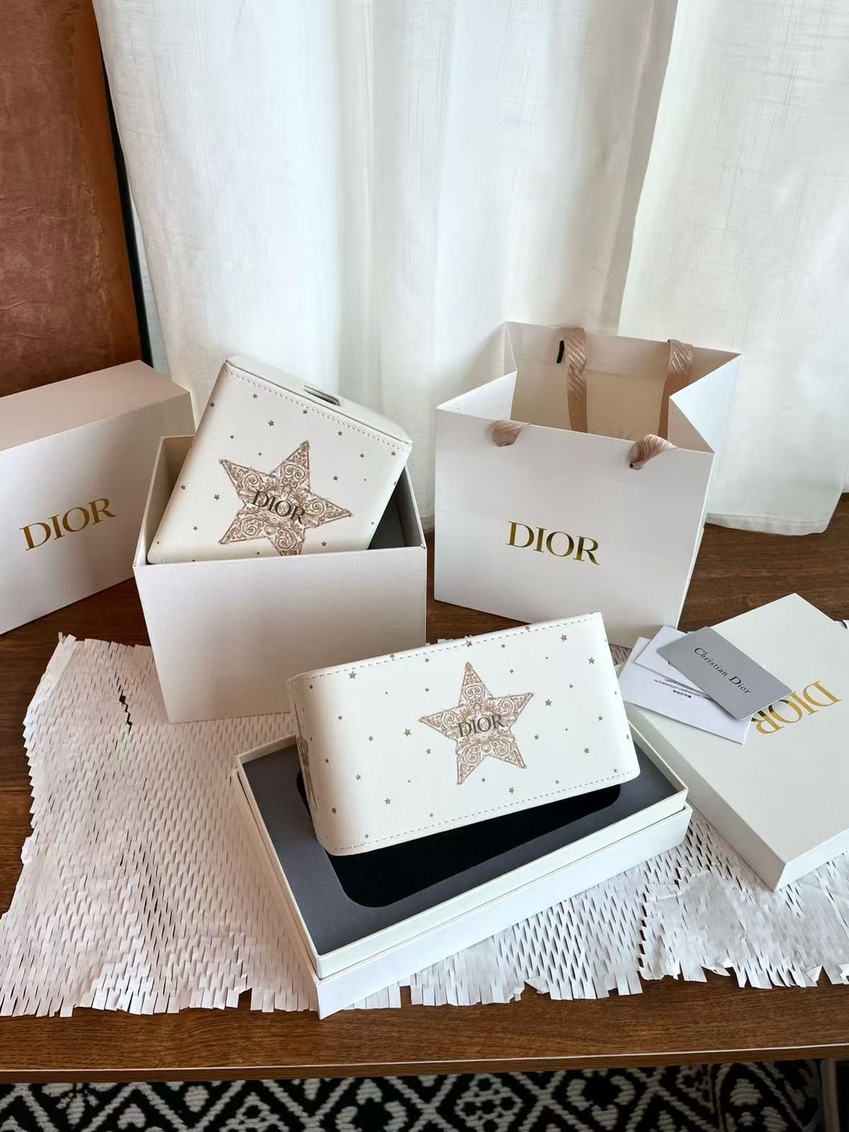 Dior single Tissue box available with four different designs.